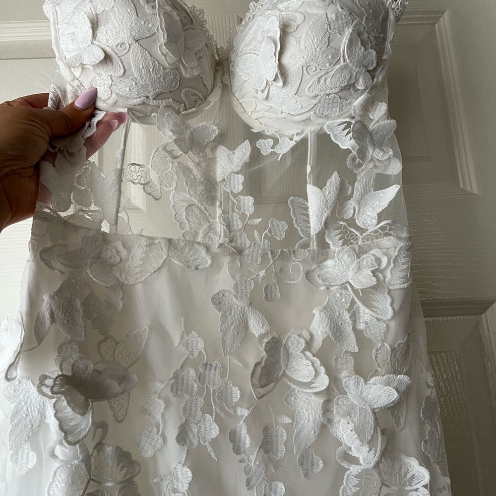 White Alamour the Label Dress -Size Small - Picture 8 of 8